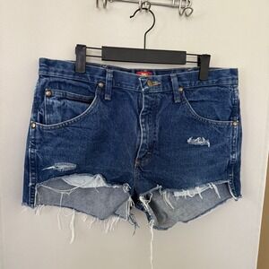 Wrangler Womens 14 Blue Medium Wash Distressed Cut Off‎ Denim Jean Shorts